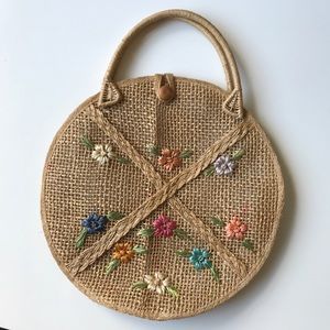Woven circle purse